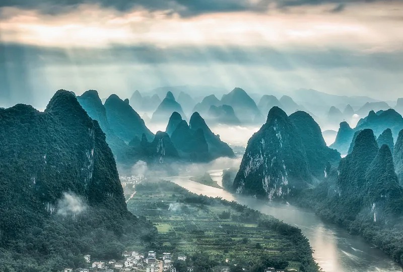 7-Day Guilin & Yangshuo "Karst Mountains & Zhuang Wellness"